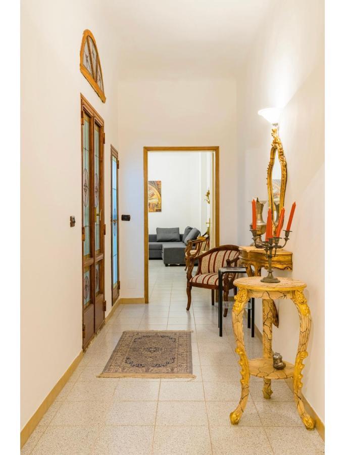 Central And Spacious Apartment ฟลอเรนซ์ ภายนอก รูปภาพ